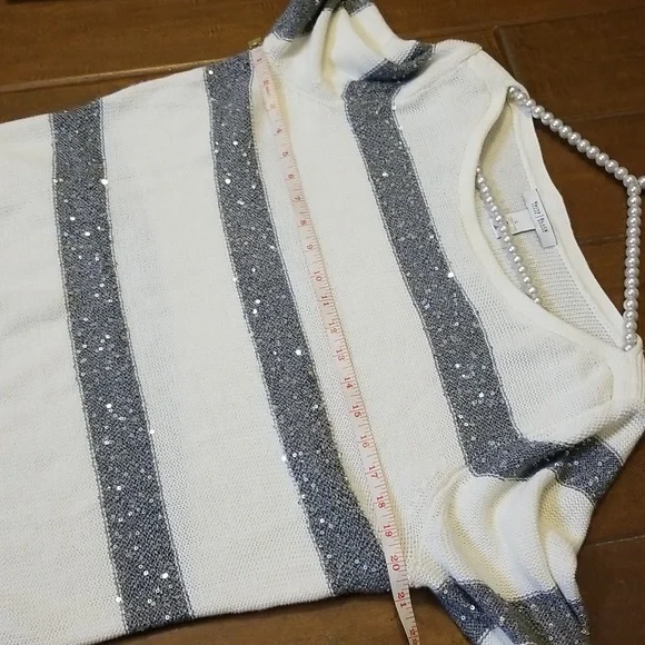 White House Black Market Womens Longsleeve White And Grey Sequin Sweater… - Picture 7 of 8